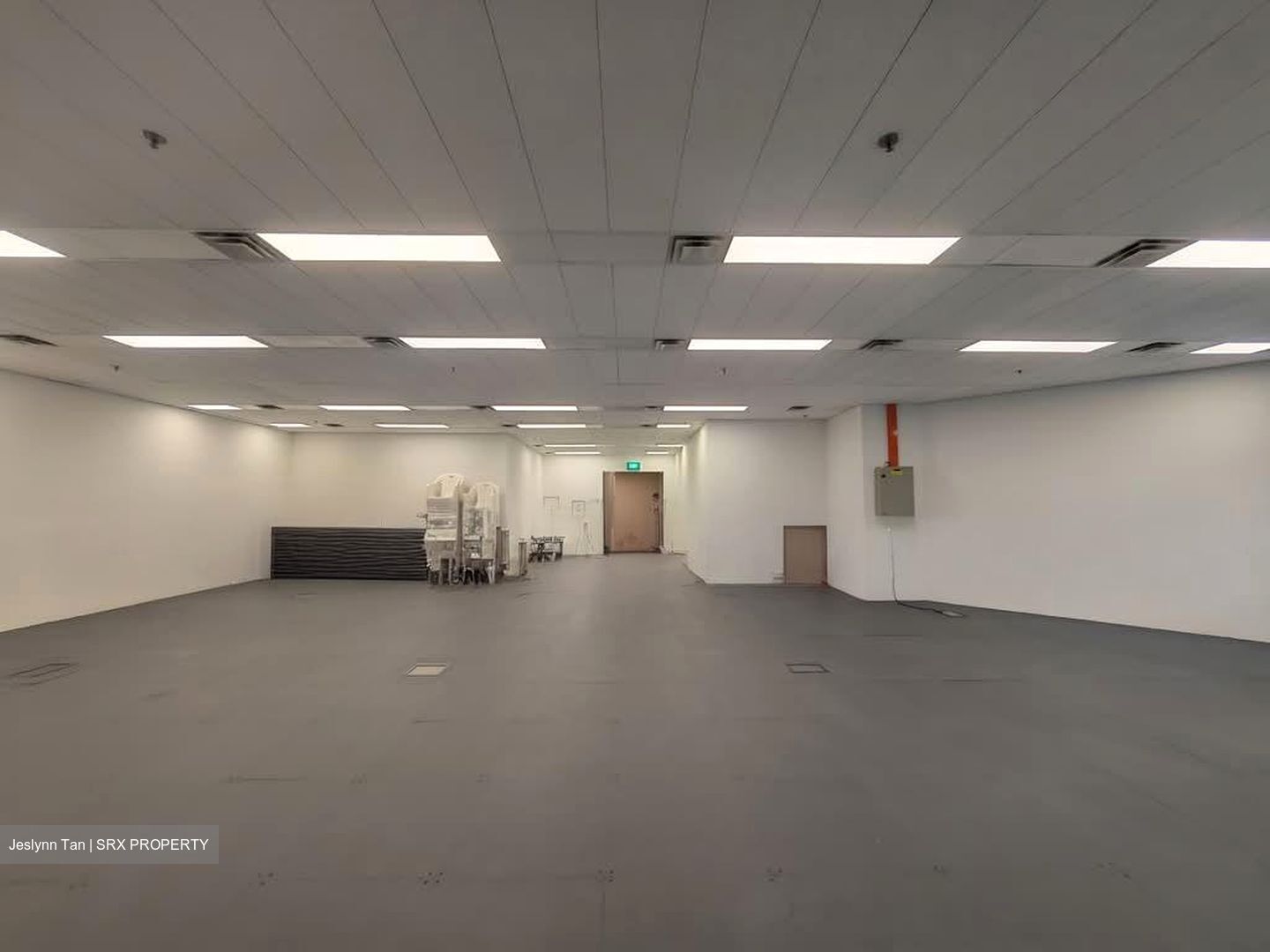 Robinson 77 (D1), Office #559769931